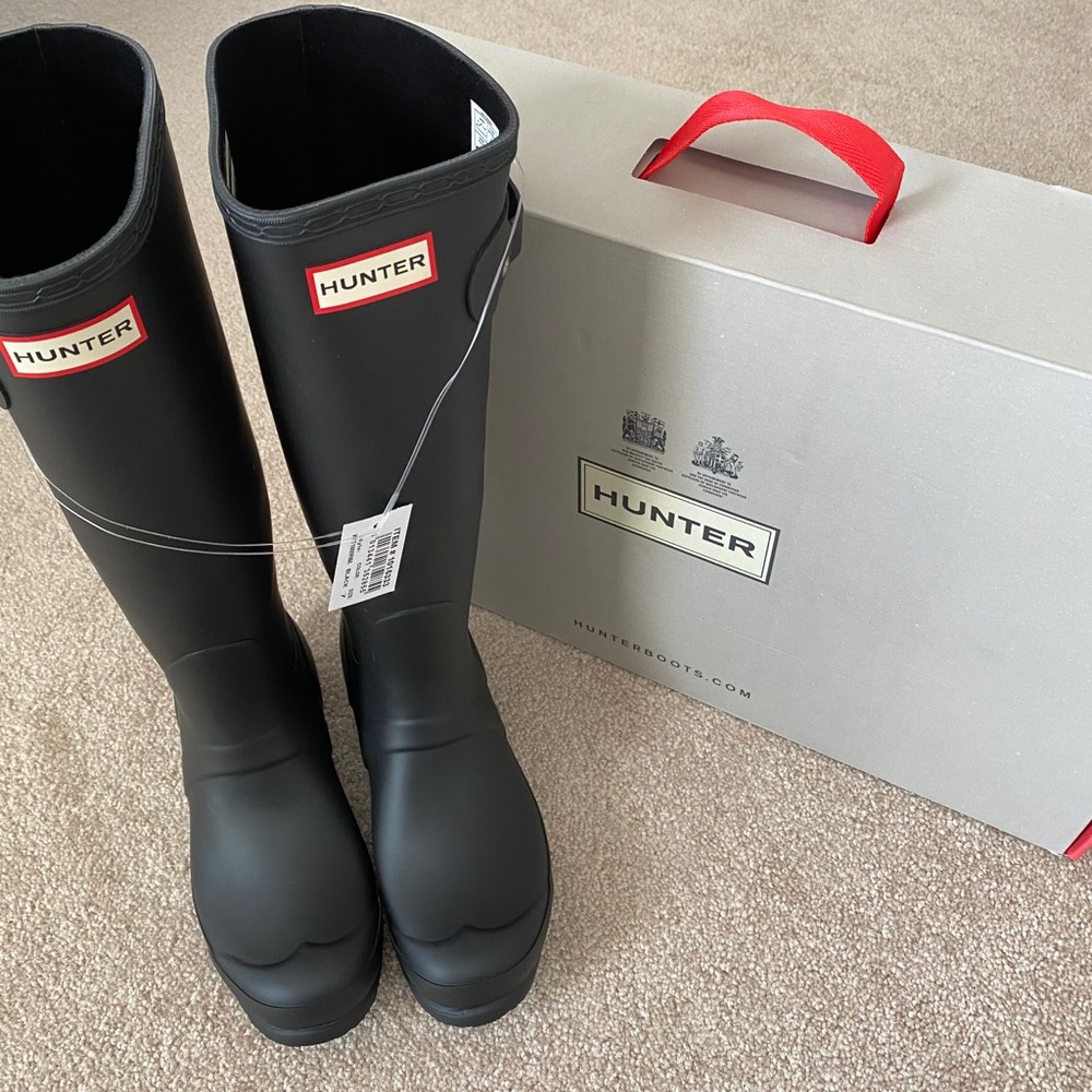 Brand new Hunter rain boots - black size 7
